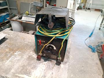 Saldatrice ad elettrodo 220 V