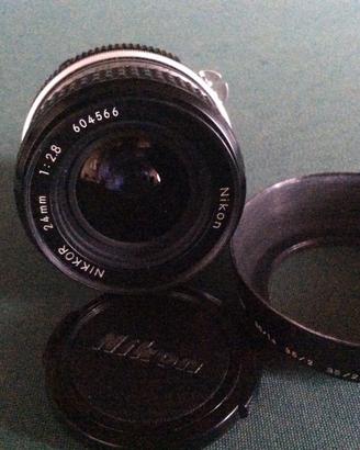 Nikon obiettivo  ai F 2,8   24MM