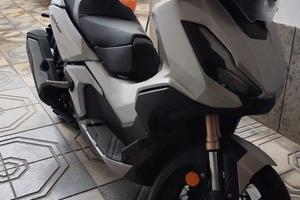 HONDA ADV