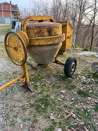 Betoniera trainabile 350 litri