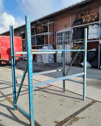 Scaffale in metallo per garage e cantina