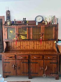 Credenza rustica in pino massiccio con cristallier
