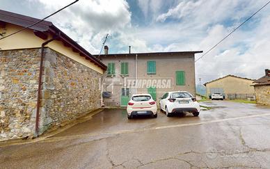 TERRATETTO INDIPENDENTE CON AMPIA CANTINA A LIZZO