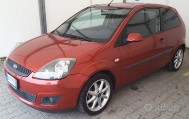 Ford Fiesta 1.6 tdci 90 cv titanium