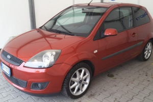 Ford Fiesta 1.6 tdci 90 cv titanium