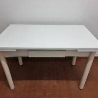 Tavolo allungabile di laminato bianco 