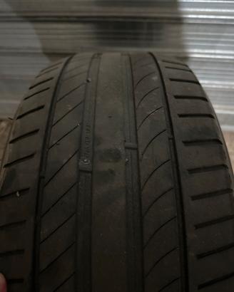 Copertone 225/45/17 al 50%