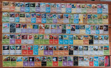 Lotto carte Pokémon comuni e non comuni