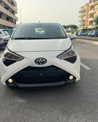 Toyota Aygo Connect 1.0 VVT-i 72 CV 5 porte x-play