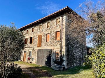 CASA TIPICA FRIULANA TRICAMERE CON AMPIO TERREN...