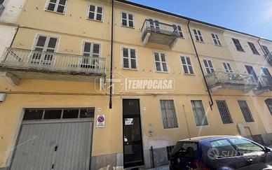 BILOCALE AUTONOMO CON CANTINA