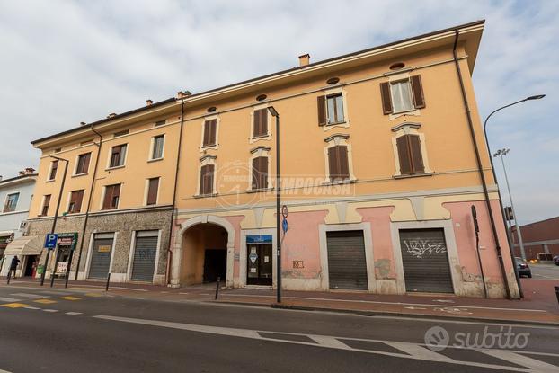 Ampio trilocale con cucina separata in zona servit