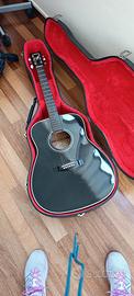 Chitarra acustica Yamaha nera 