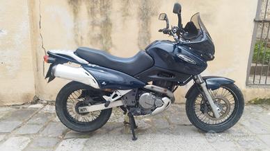 SUZUKI XF 650 Freewind (FMI d'epoca)