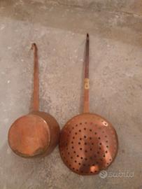 oggetti in rame antichi.