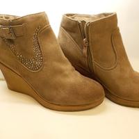 Stivaletti pelle con zeppa e brillantini