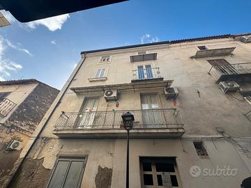 S/indipendente ristrutturata 150 mq - vitulazio