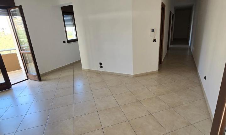 Trilocale angolo cottura e ampio terrazzo con box