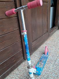 Monopattino due ruote Frozen