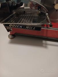 affettatrice Quick Mill rossa 