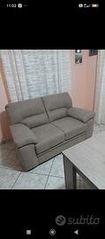 divano nuovo mai utilizzato 