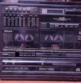 Giradischi su  impianto stereo midi Philips FCD285