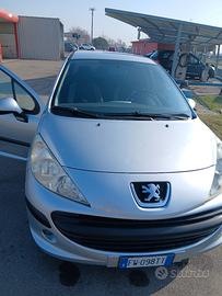 peugeot 207 per neo patentati 
