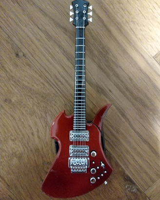CHITARRA ACCENDINO RICARICABILE con piedistallo