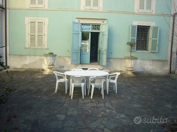 Appartamento con Posto Auto e Giardino Recintato