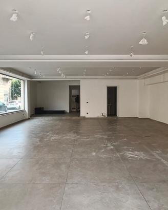 locale commerciale 250mq 