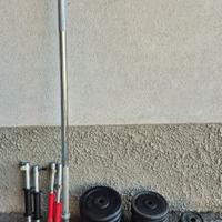 Bilanciere, manubri e pesi da 5 2 e 1 kg