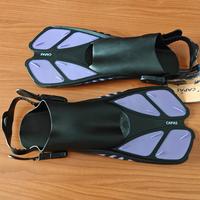 purple small/medium size Capas travel fins
