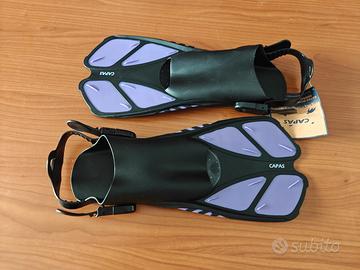 purple small/medium size Capas travel fins