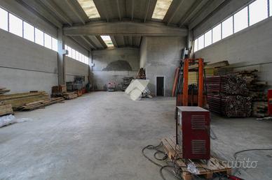 CAPANNONE A CASTELCOVATI