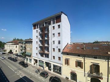 4 LOCALI A ISOLA DELLA SCALA