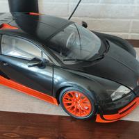 Modellino Bugatti Veyron scala 1:8