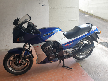 Kawasaki gpz 900 r