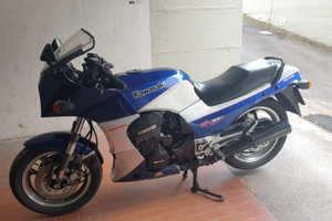 Kawasaki gpz 900 r