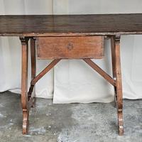 Tavolo antico a capretta