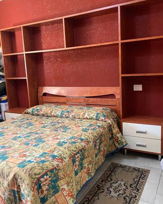 Camera da letto completa in buone condizioni