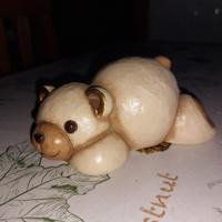 Teddy Teo sdraiato Thun