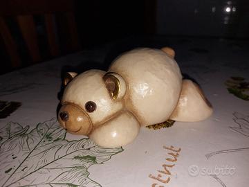 Teddy Teo sdraiato Thun