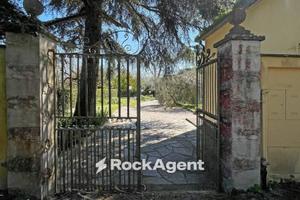 Villa di 599 m² con più di 5 locali a Crespina e L