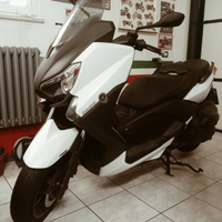 Yamaha X Max 400