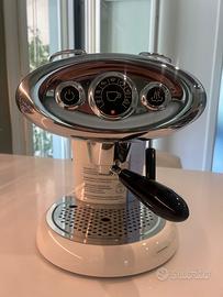 Macchina Caffe’ illy Iperespresso X7.1