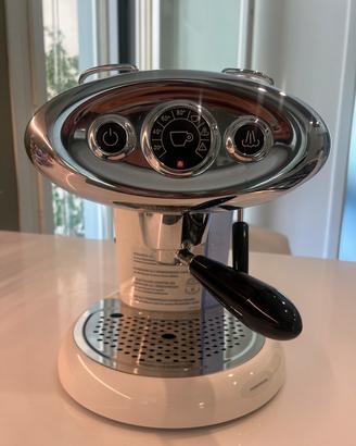 Macchina Caffe’ illy Iperespresso X7.1