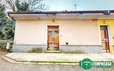 CASA INDIPENDENTE DA RIFINIRE !!