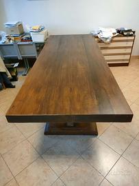 tavolo in legno in noce massello
