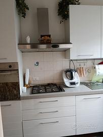 Parete cucina bianca  MT.3.30