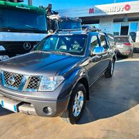 Nissan navara pick-up 4x4 full optional -2011